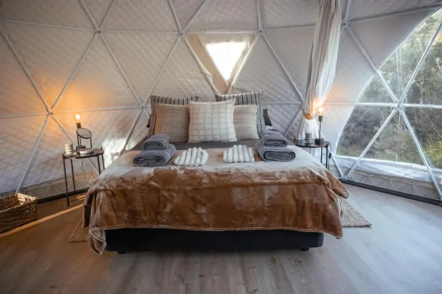 Streamside Geodome Tulbach Bedroom