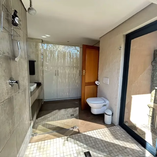 Second bathroom Bushwillow 31